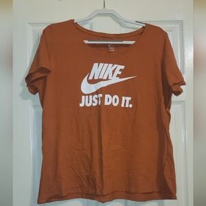 Nike T-shirt